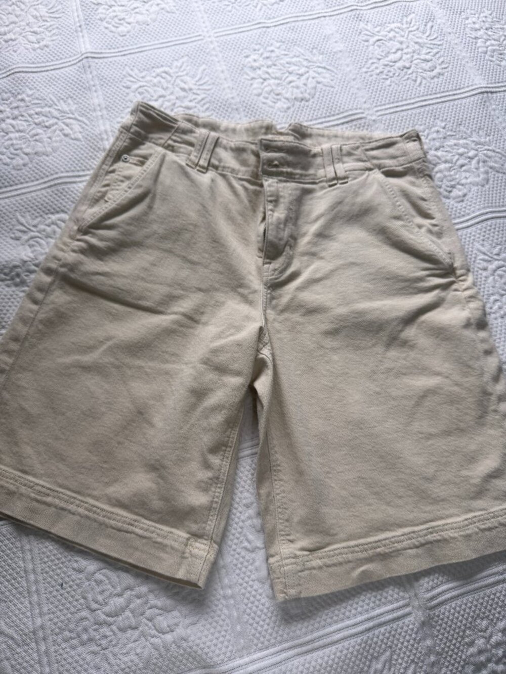 American Eagle Mom Shorts Size 10 Cream High Rise Denim Shorts